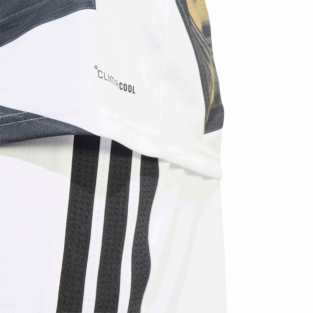 Juventus adidas 2026/27 Home Pre-Match Training Jersey - White