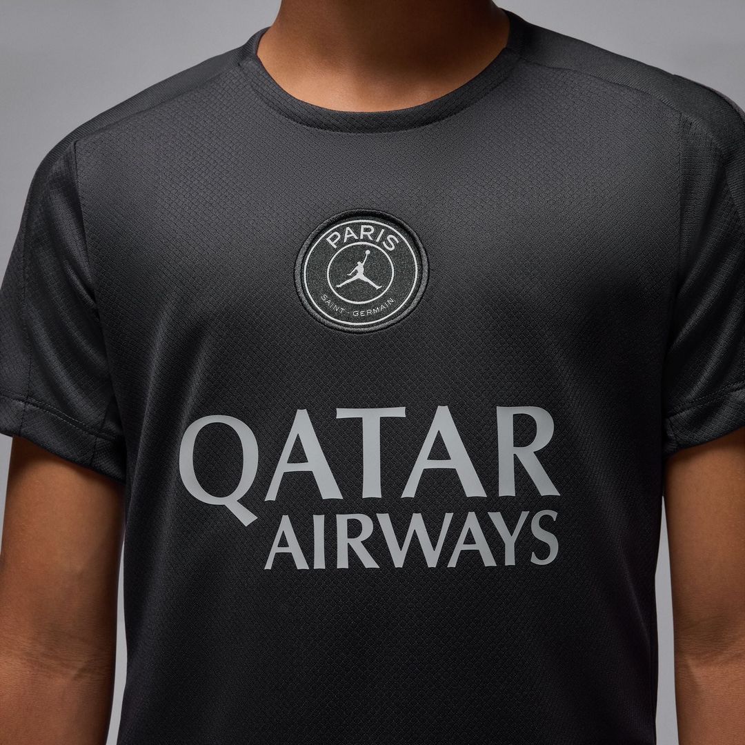 Paris Saint-Germain Jordan Brand Youth 2025/26 Strike Fourth Training Top - Black